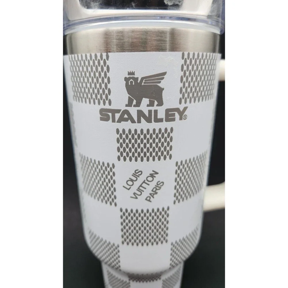 Stanley 40 Oz Quencher White & Gray Textured Insulated Tumbler Luxury NWOT READ - Picture 3 of 9
